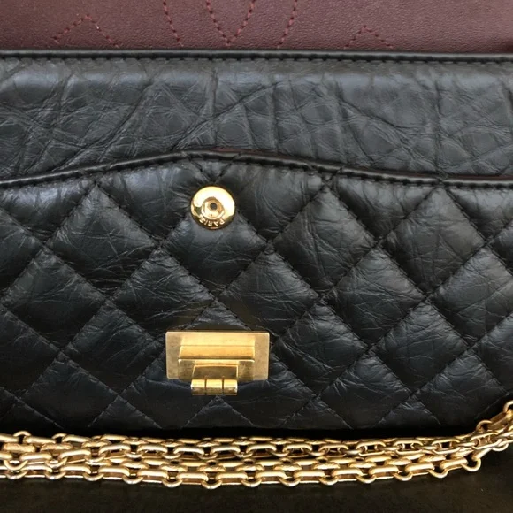Classic and iconic Chanel reissue 2.55 in black calf leather. Like new condition - Picture 5 of 11
